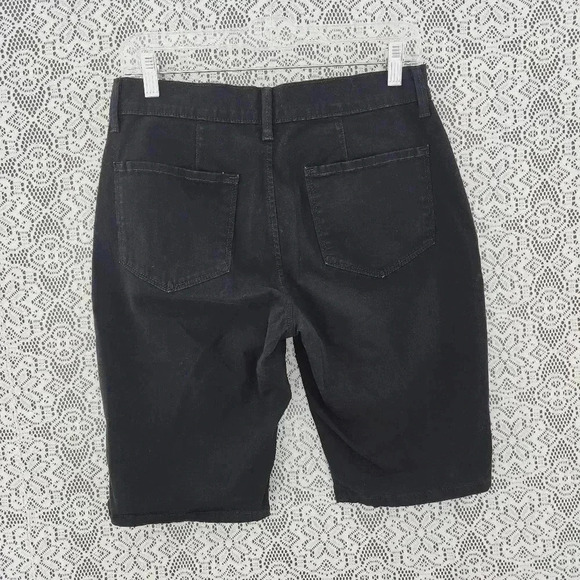 NYDJ black stretched bermuda jean shorts women's 6P - Picture 2 of 5